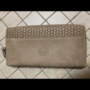 Roots leather wallet